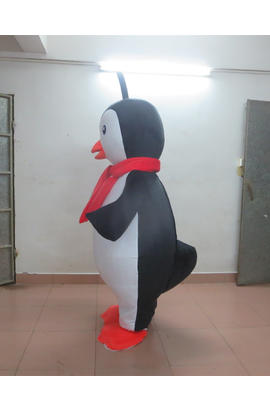 Costume mascotte de pingouin mimi avec écharpe rouge