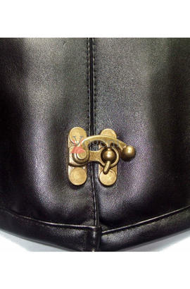 Corset gothique en faux cuir avec bretelles aux épaules