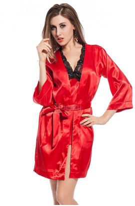 Nuisette en satin rouge sexy et gentille et avec kimono
