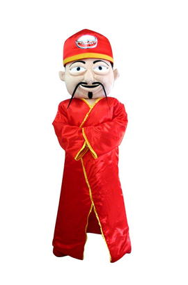 Le costume d’une mascotte d’un ancien chinois avec un manteau